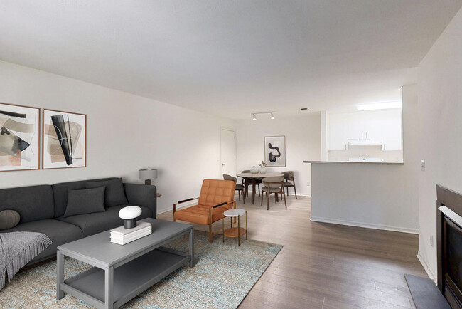 313 Avalon Cir-Unit -FL1-ID1253A in Smithtown, NY - Building Photo - Building Photo