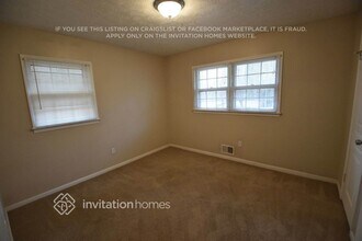 247 Sandra Dr NW in Lilburn, GA - Foto de edificio - Building Photo