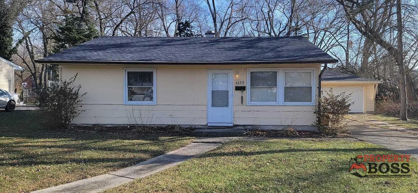 4255 Tennessee St in Gary, IN - Foto de edificio