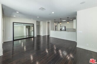 10639 Woodbridge St in Los Angeles, CA - Building Photo - Building Photo