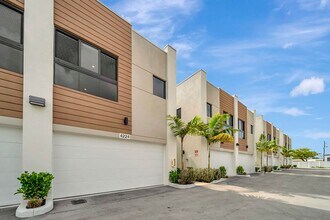 4224 NE 7th Terrace in Oakland Park, FL - Building Photo - Building Photo