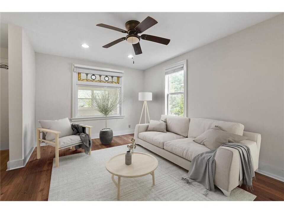 2610 Dupont Ave S in Minneapolis, MN - Building Photo