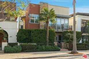 12871 Hammock Ln in Los Angeles, CA - Building Photo