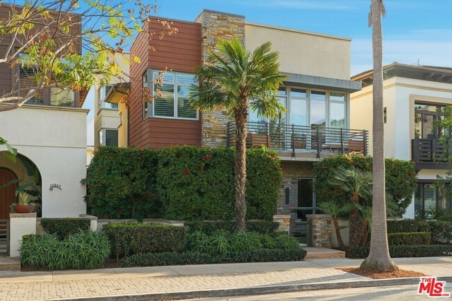 property at 12871 Hammock Ln