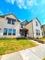 6825 St Andrews Dr in North Richland Hills, TX - Building Photo