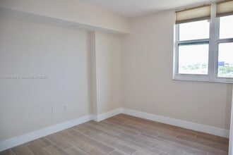 60 NW 37th Ave, Unit 903 in Miami, FL - Building Photo - Building Photo