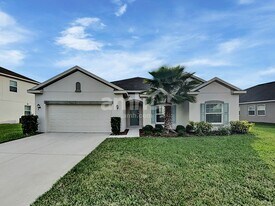 1813 Henley St in St. Cloud, FL - Building Photo