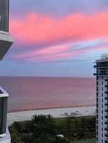 2401 Collins Ave, Unit 1807 in Miami Beach, FL - Building Photo