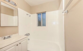 2815 St Elmo Dr in Rialto, CA - Building Photo - Building Photo