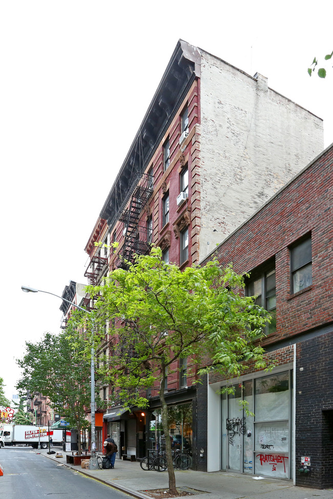 219 Mulberry St in New York, NY - Building Photo - Building Photo