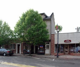 126 Park Ave in Rutherford, NJ - Building Photo - Building Photo
