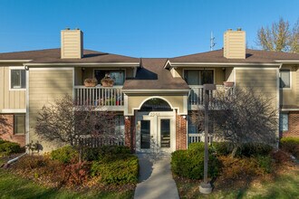 Creekwood in Ann Arbor, MI - Foto de edificio - Building Photo