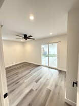 37939 27th St E in Palmdale, CA - Building Photo