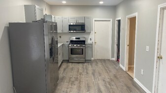 172 Japonica St in Pawtucket, RI - Building Photo