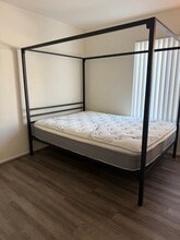 1076 Oxford Ln, Unit E-049 in San Jacinto, CA - Building Photo - Building Photo