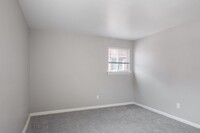 Pearl Gate Apartments in Philadelphia, PA - Building Photo - Building Photo