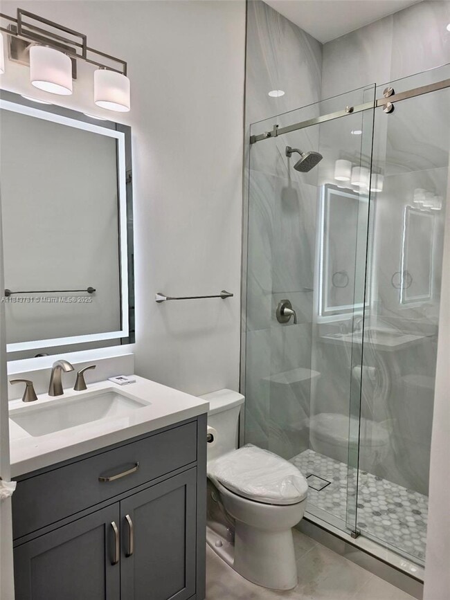 16125 Opal Creek Dr in Weston, FL - Building Photo - Building Photo