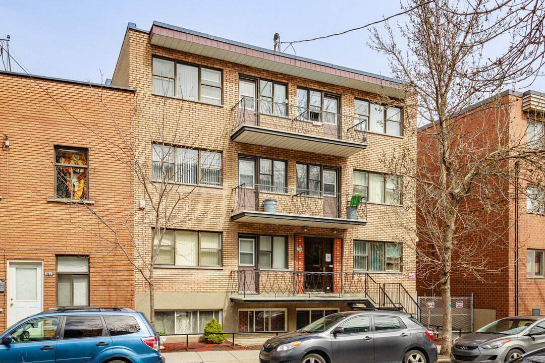 2787 De Châteauguay St in Montréal, QC - Building Photo