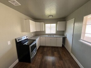 2132 N First St in Fresno, CA - Building Photo - Building Photo