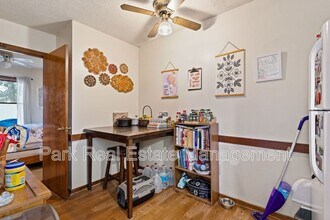 116 Lantern Way in Carrboro, NC - Building Photo - Building Photo