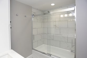 The Beach Club Residences in Minneapolis, MN - Building Photo - Interior Photo