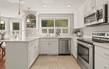 1406 SE Condor Pl in Gresham, OR - Building Photo - Building Photo