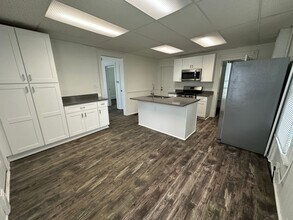 652 Chatham St NW in Grand Rapids, MI - Building Photo - Building Photo