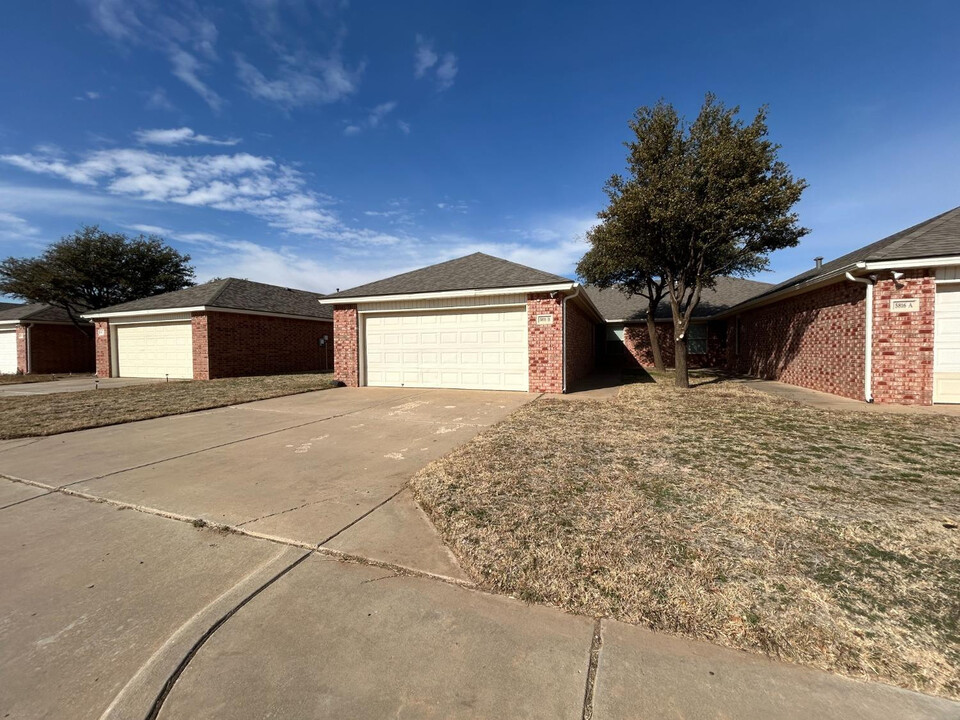 5816 96th St in Lubbock, TX - Building Photo