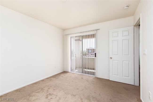 property at 3636 E Carisbrook Dr
