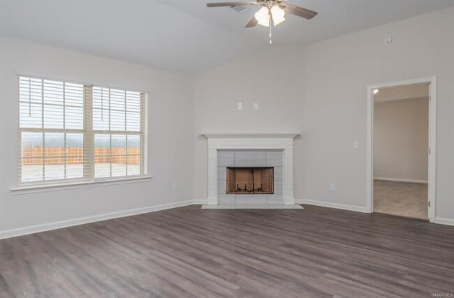 1884 Landing Pl in Deatsville, AL - Foto de edificio - Building Photo