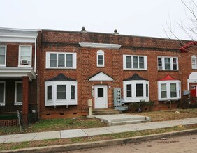 1214 Staples St NE in Washington, DC - Foto de edificio - Building Photo