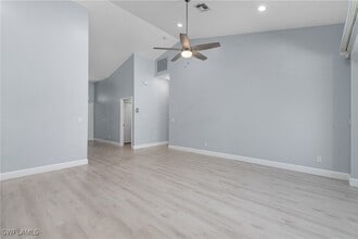 6637 Vancouver Ln in Naples, FL - Building Photo - Building Photo