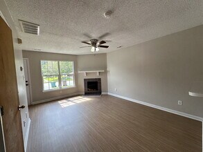1059 W Pueblo Dr in Jacksonville, NC - Building Photo - Building Photo