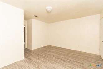 1703 Cedarhill Dr in Killeen, TX - Foto de edificio - Building Photo