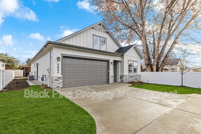 property at 4642 N Maple Grove Rd