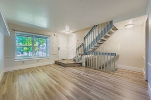 10587 W Maplewood Dr in Littleton, CO - Building Photo