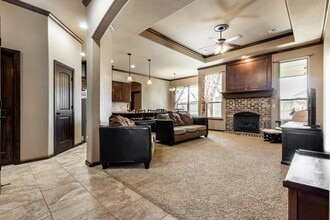 542 W Chickasaw Ct Way in Mustang, OK - Building Photo - Building Photo