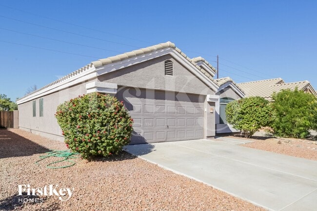 1820 S 106th Ln in Tolleson, AZ - Foto de edificio - Building Photo