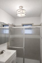 528 W Kellis St in Fort Worth, TX - Building Photo - Building Photo