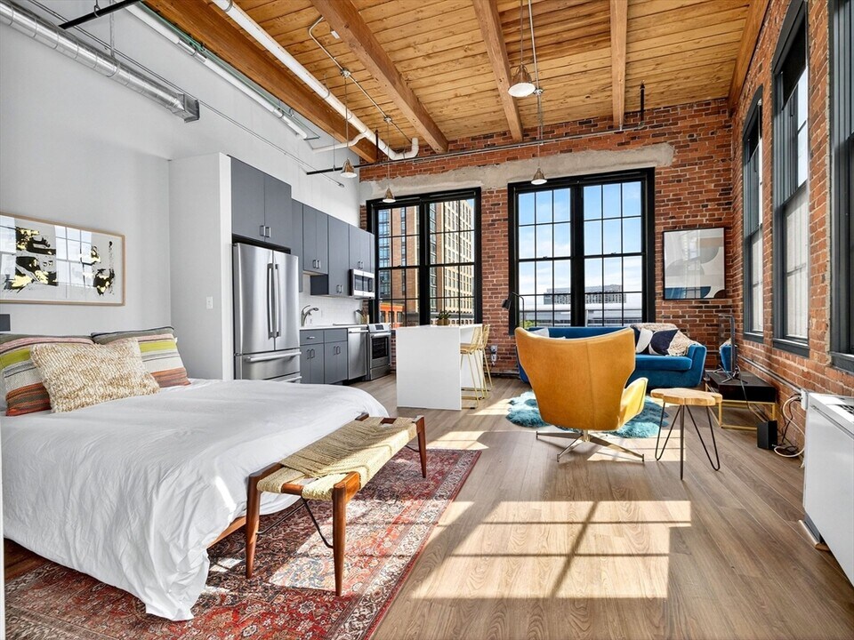 63 Melcher St in Boston, MA - Building Photo