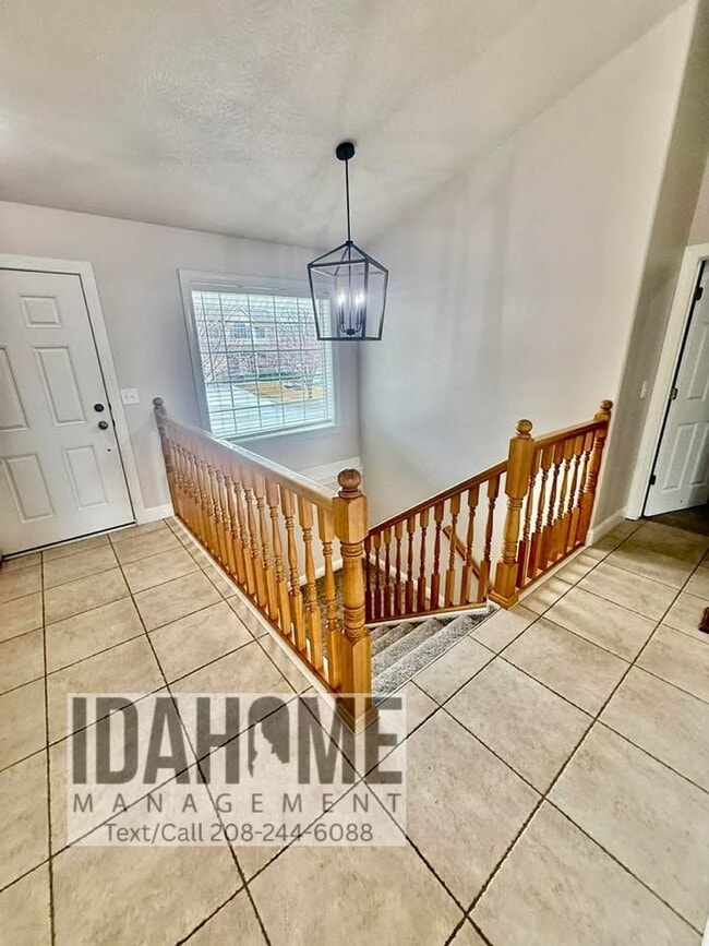 2049 Sunrise Way in Pocatello, ID - Building Photo - Building Photo