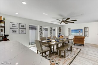 10842 Vanderbilt Dr in Naples, FL - Building Photo - Building Photo