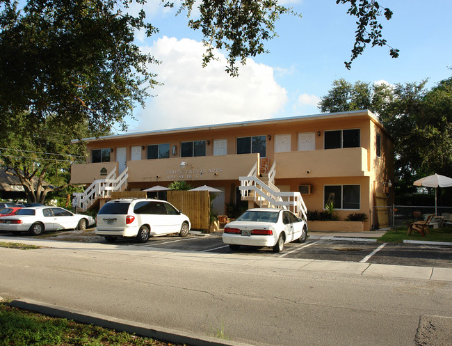 Lauderdale apartments