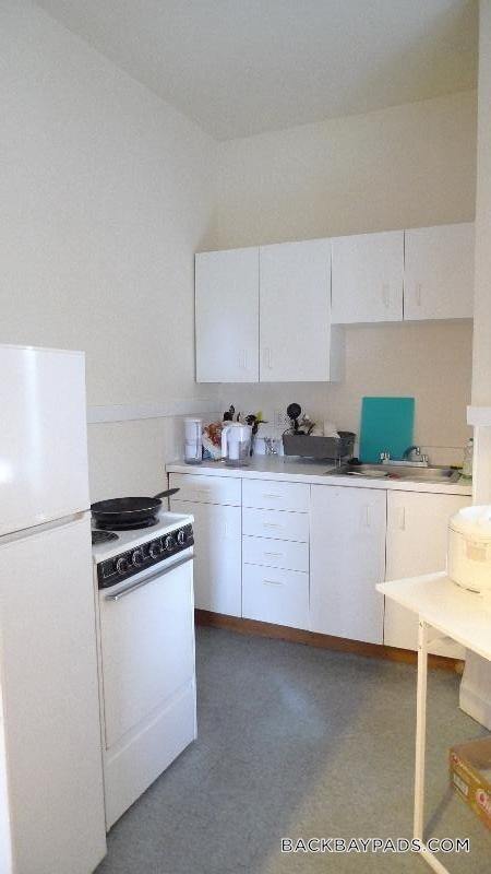 504 Beacon St, Unit 44 in Boston, MA - Building Photo - Building Photo