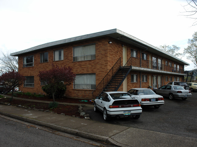 Cabana Apartments in Eugene, OR - Building Photo - Building Photo