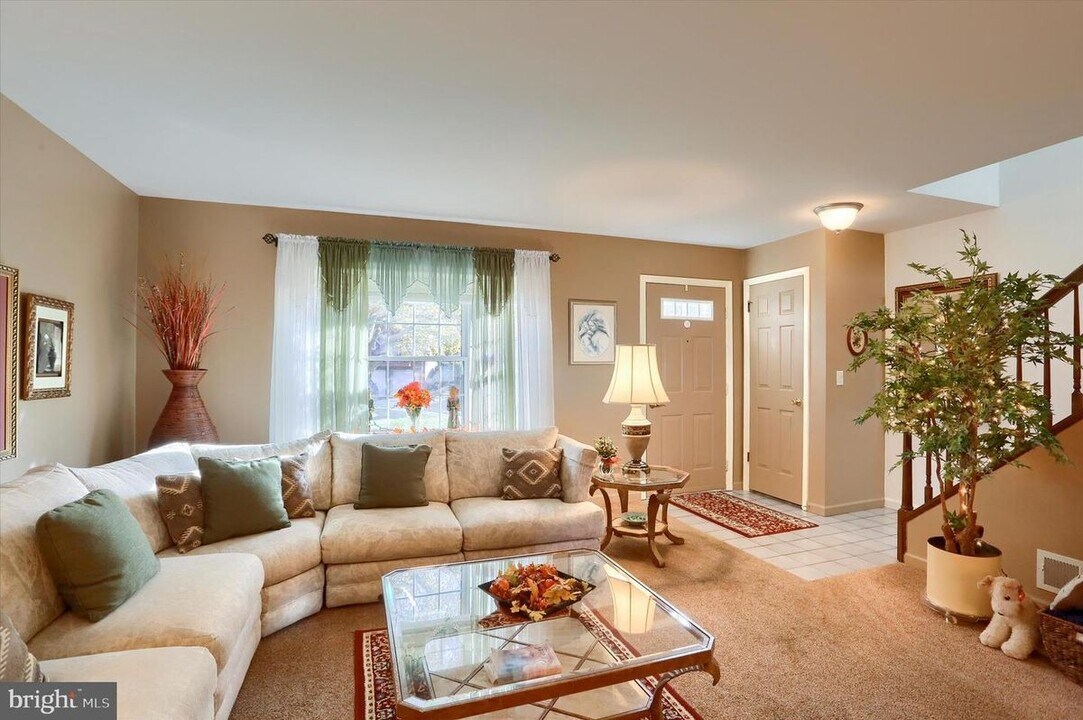 401 Chambers Ridge in York, PA - Building Photo