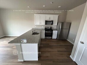 7334 Green River Ave in Frederick, CO - Foto de edificio - Building Photo