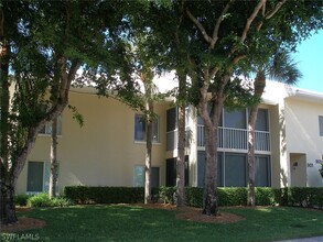 5809 Glencove Dr in Naples, FL - Foto de edificio - Building Photo