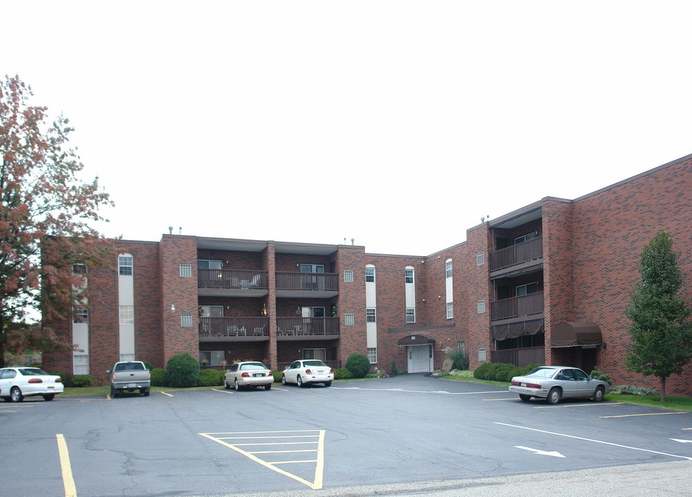 101 Woodstone Ln in New Kensington, PA - Building Photo