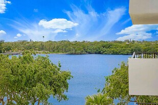 2121 N Ocean Blvd in Boca Raton, FL - Building Photo